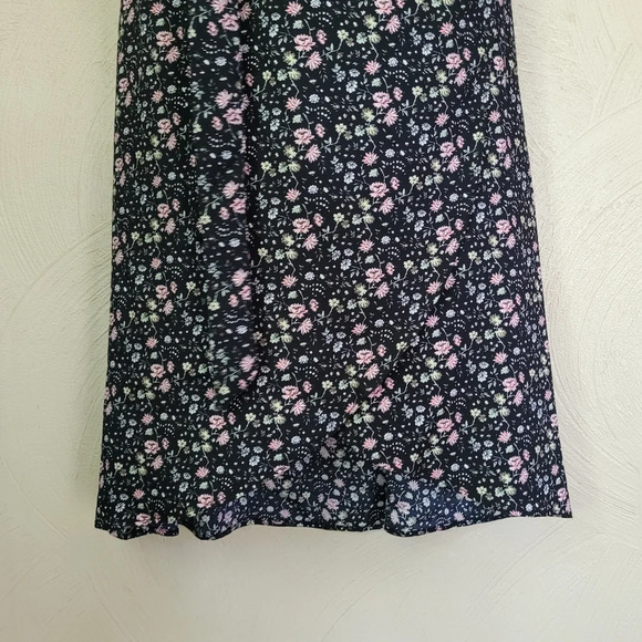 LOFT Black Floral Wrap Flutter Sleeve Dress with pockets Size Women's 0 Petite - Picture 8 of 13